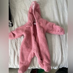Size 6m footed suit